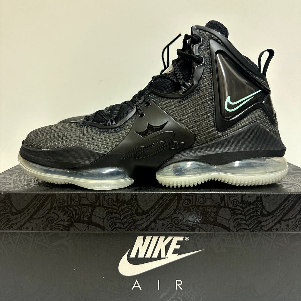 NIB Nike LeBron XIX Black / Anthracite / Green Glow King James Basketball 10.5